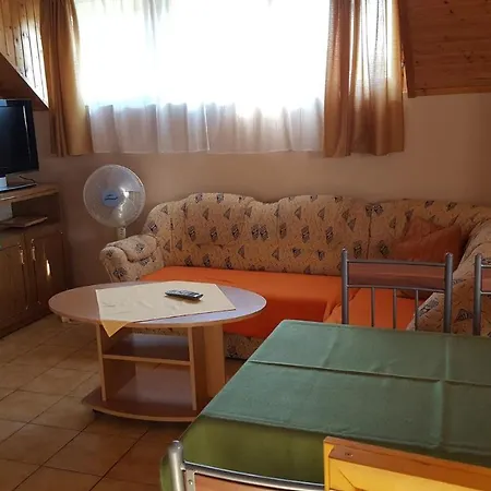 Balaton A615 Apartman *